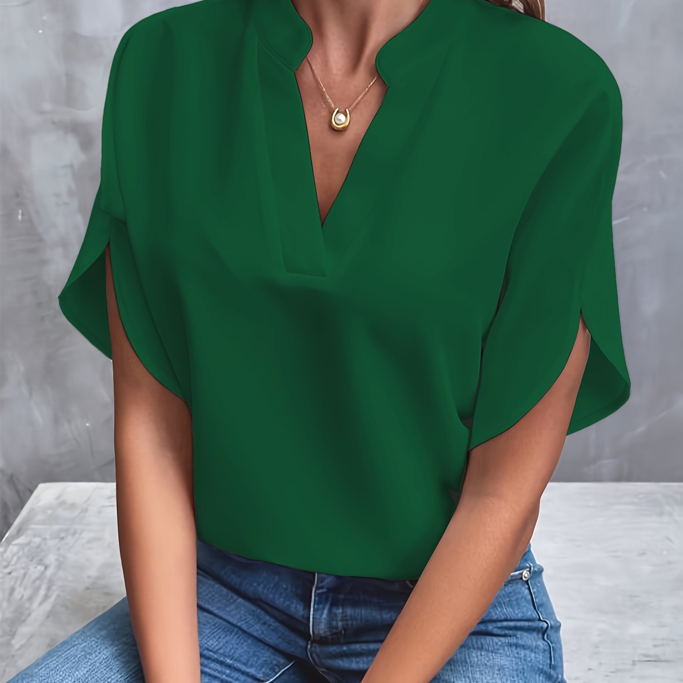 MIEKE | Blouse unie à col en V