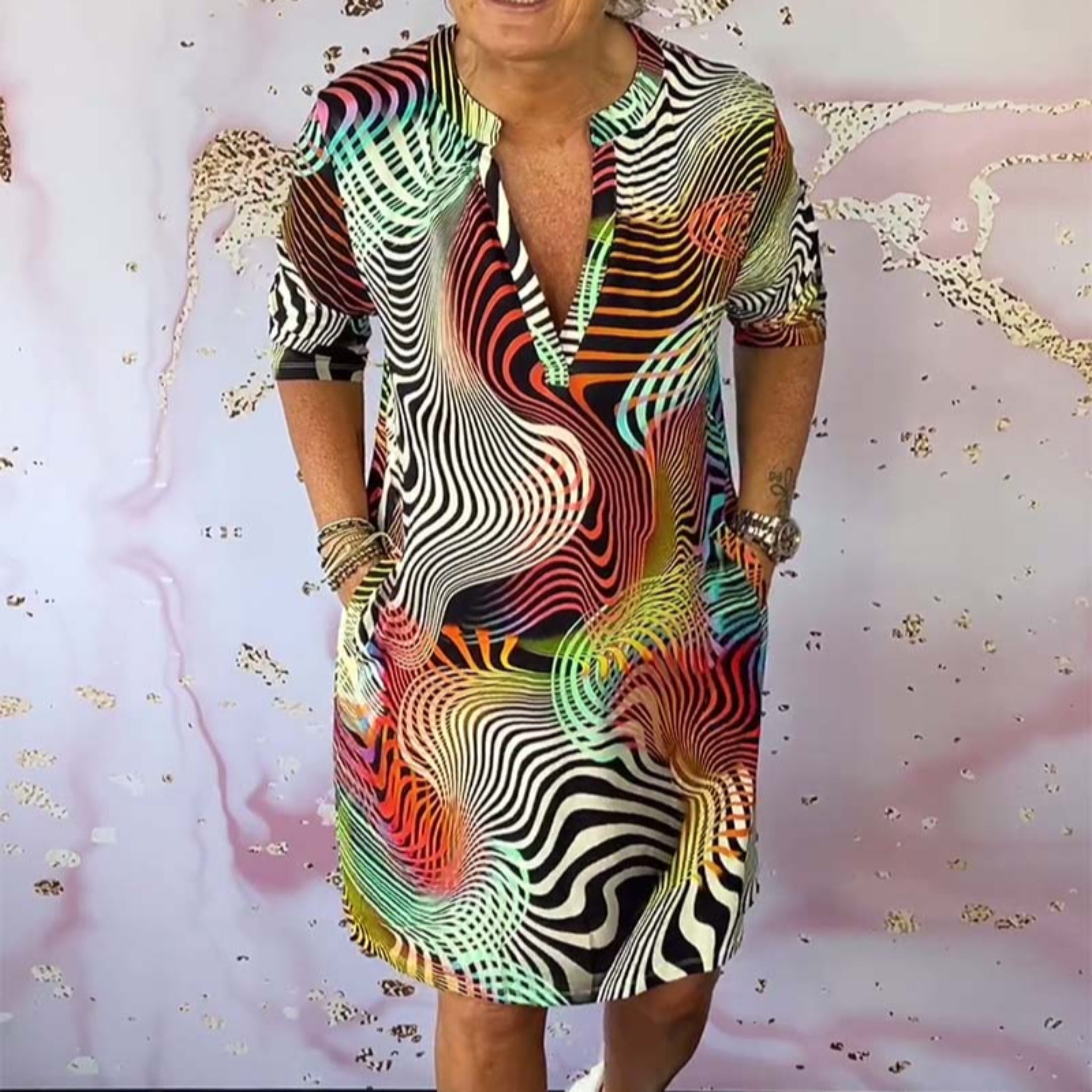 RIA | Robe colorée à col en V.