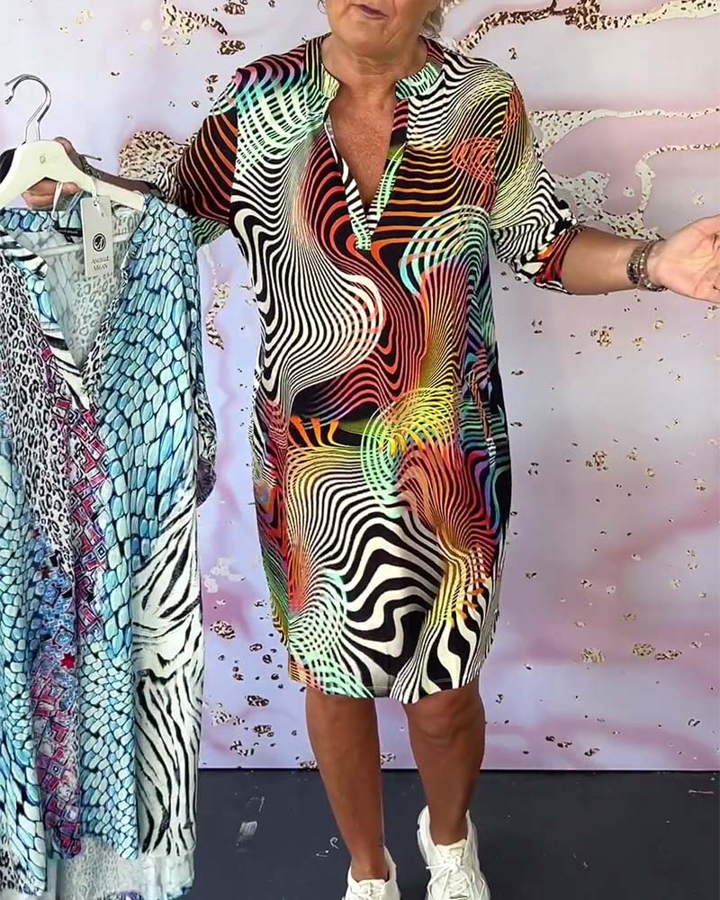 RIA | Robe colorée à col en V.