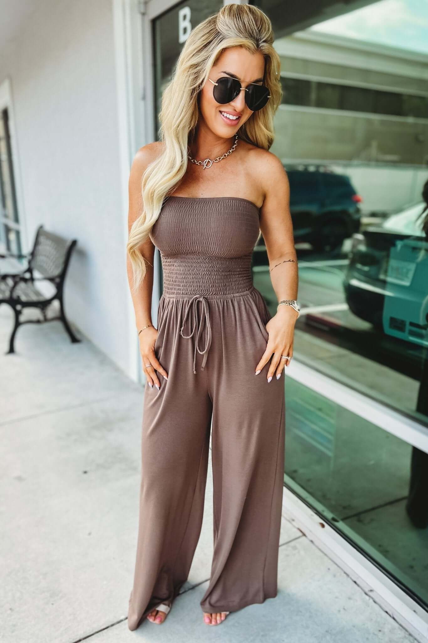 LISA | Trendy off-the-shoulder jumpsuit 